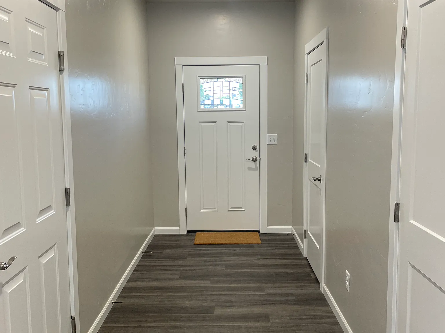 3 bed, 2.5 bath, 1588 sqft, $1,700 — Photo 2