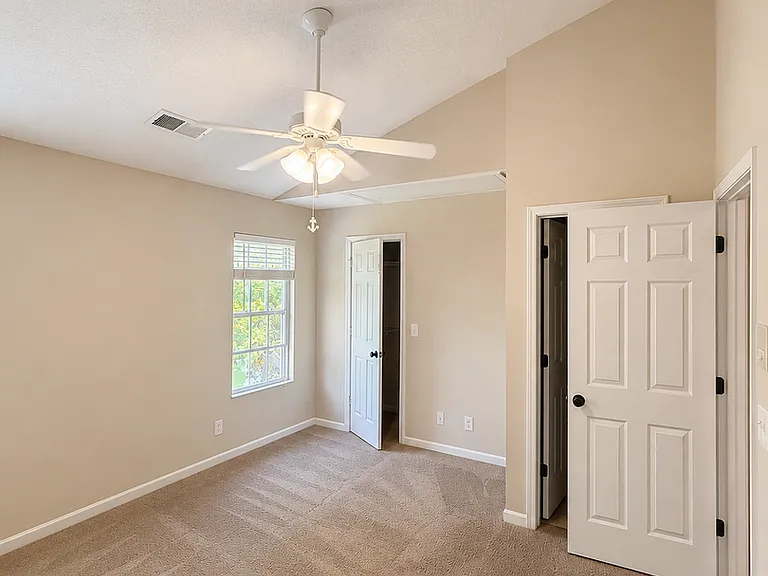 6896 Derby Run Dr — Photo 13