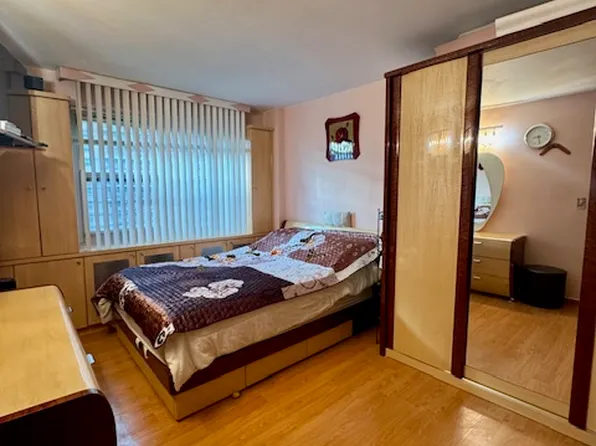 448 Neptune Avenue image 9 of 15