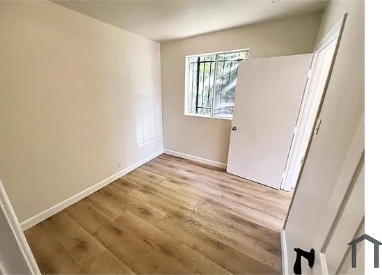 2915 W Florence Ave — Photo 17