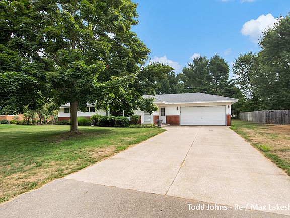3rd image of 743 Larkwood Dr