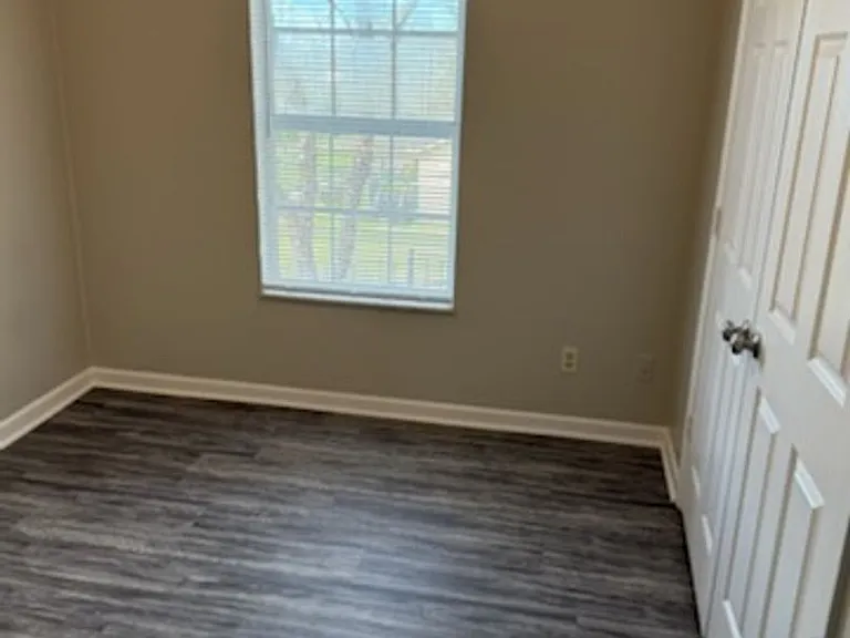 3404 Dill St NE #401 — Photo 6