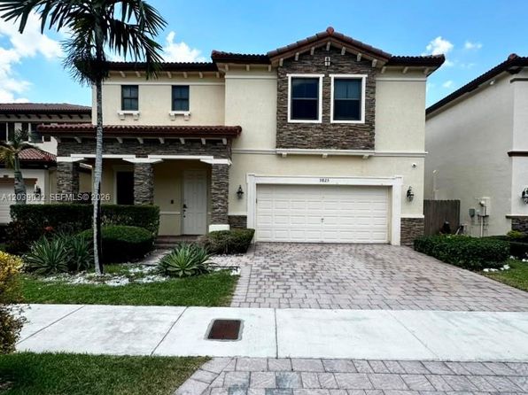 9825 NW 86th Ter