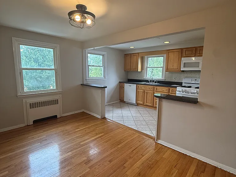 Underhill Ct — Photo 3