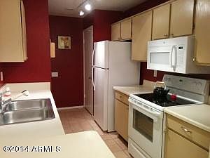 4th image of 2035 S Elm St Unit 132
