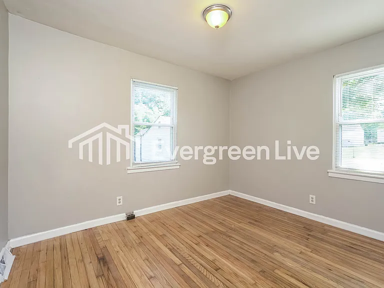 2935 Trent St — Photo 8