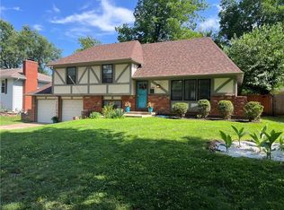 10901 W 91st Ter, Overland Park, KS 66214