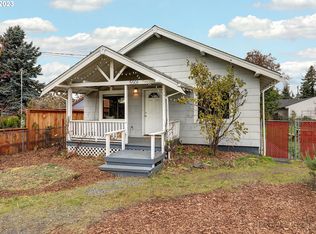 5501 SE Flavel Dr, Portland, OR 97206