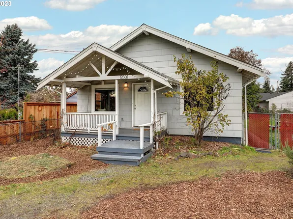 5501 SE Flavel Dr, Portland, OR 97206