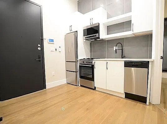 1st image of 90 Manhattan Ave #1F