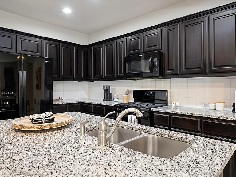 13800 Lyndhurst St #222 — Photo 12