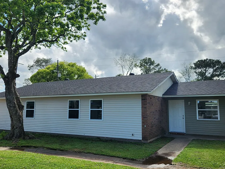 219 Leon St #6 — Photo 1