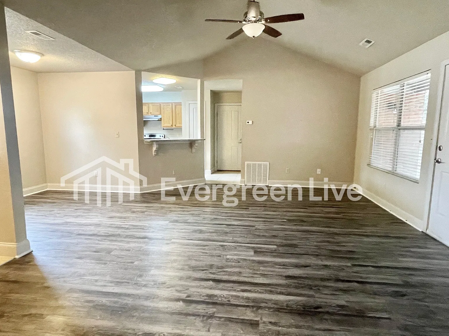 2 bed, 2.0 bath, 1140 sqft, $1,195 — Photo 2