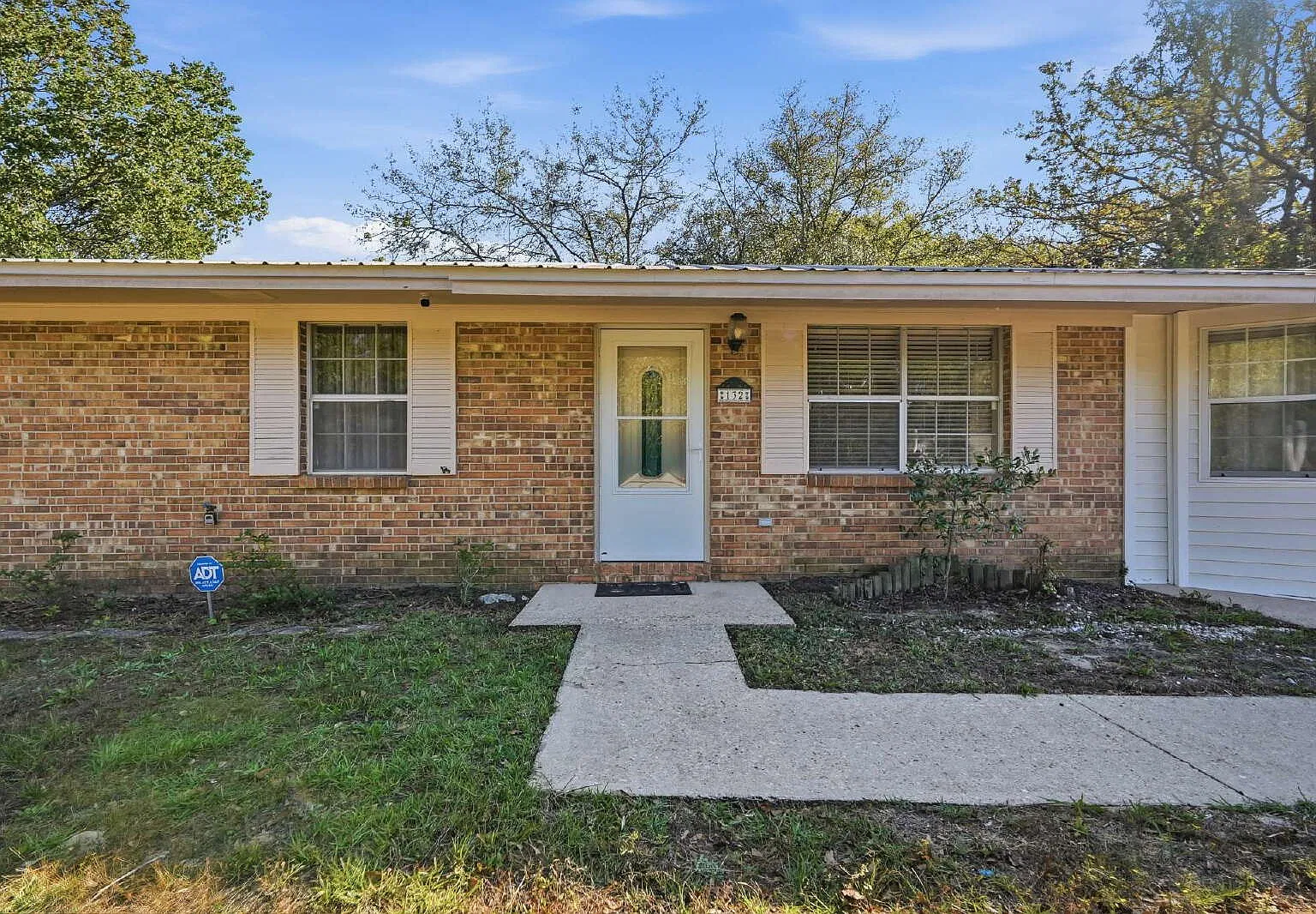 2 bed, 1.5 bath, 1314 sqft, $1,550 — Photo 4
