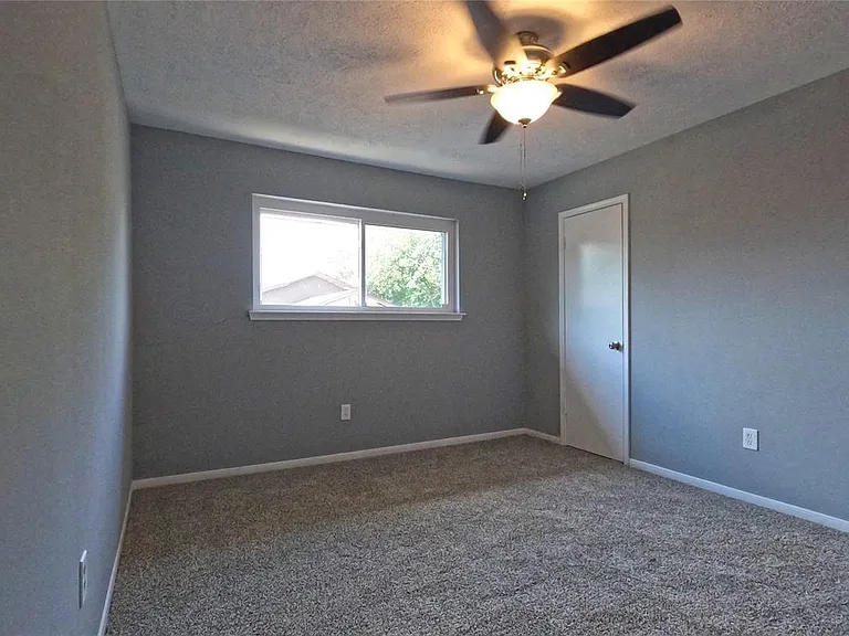 11712 S Kirkwood Rd — Photo 24