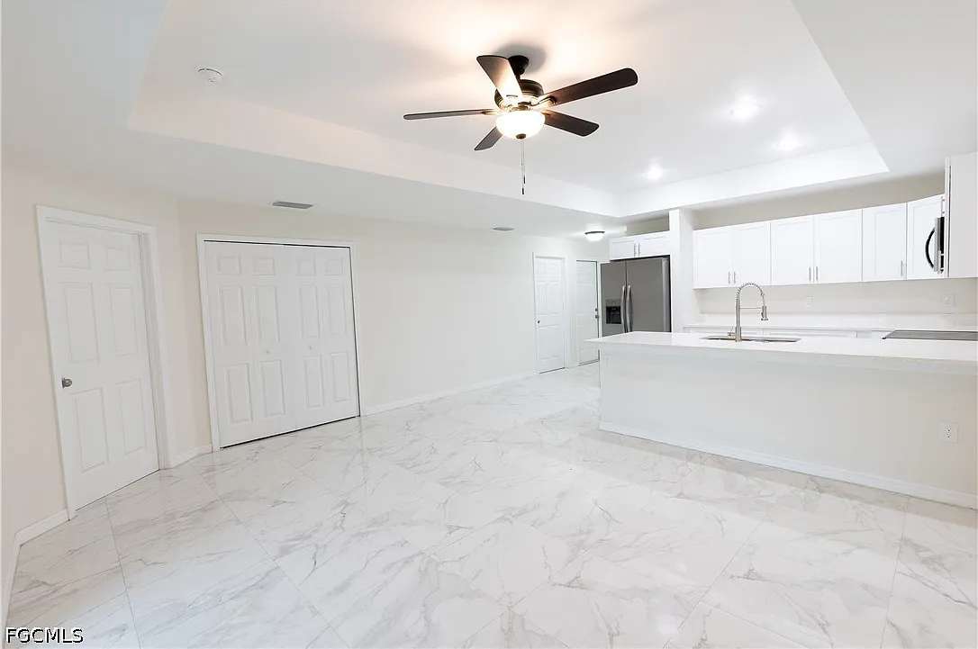 3 bed, 2.0 bath, 1191 sqft, $1,800 — Photo 4