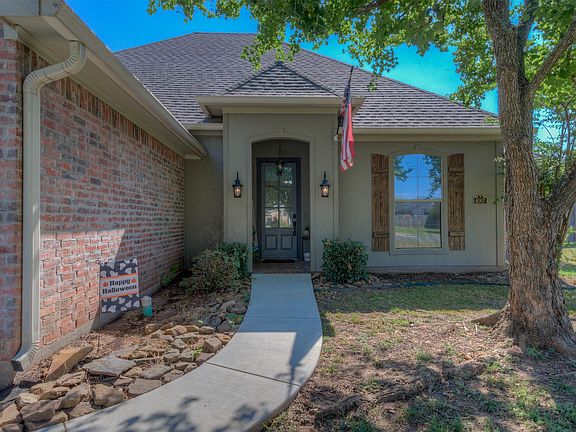 4th image of 4007 Elizabeth Ln