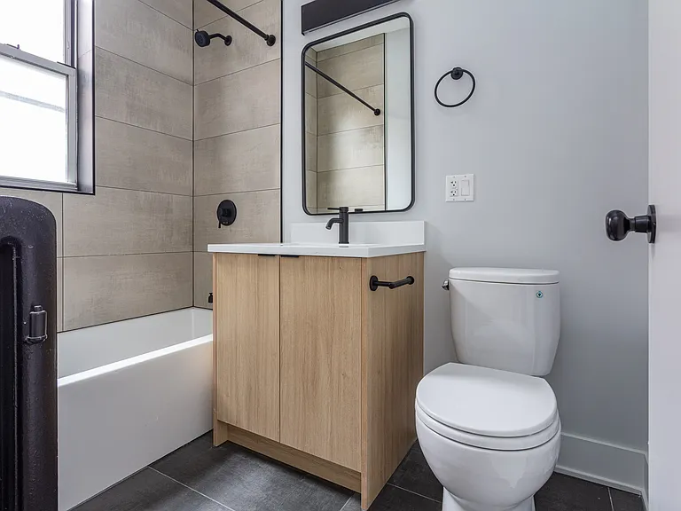 4119 W Belle Plaine Ave #8 — Photo 7