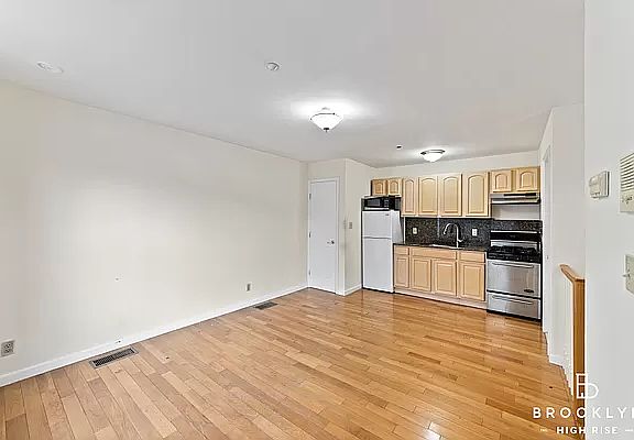 4th image of 59 Saint Marks Pl #1B