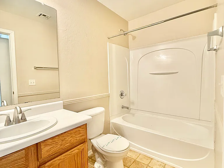 1533 S 121st Dr — Photo 12