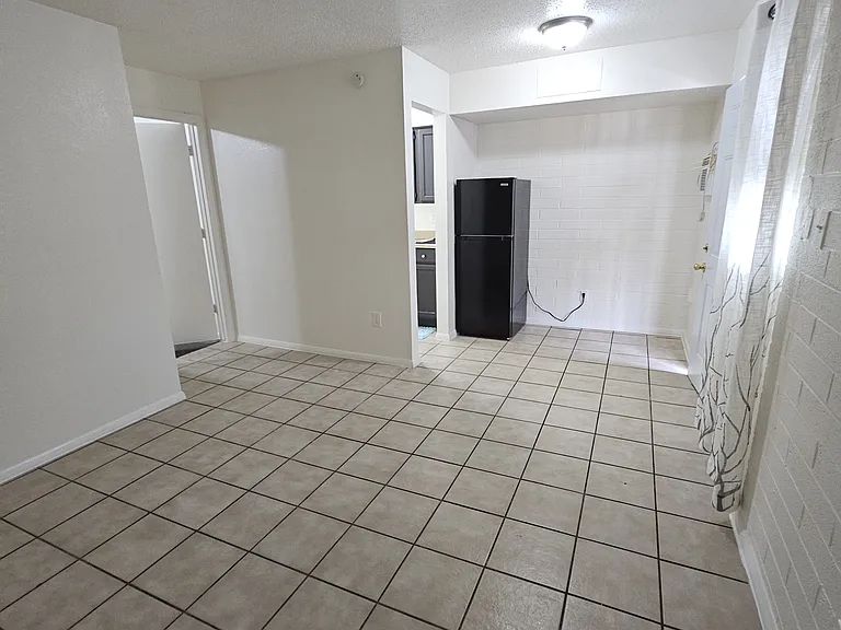 1938 E Adams St #3 — Photo 13