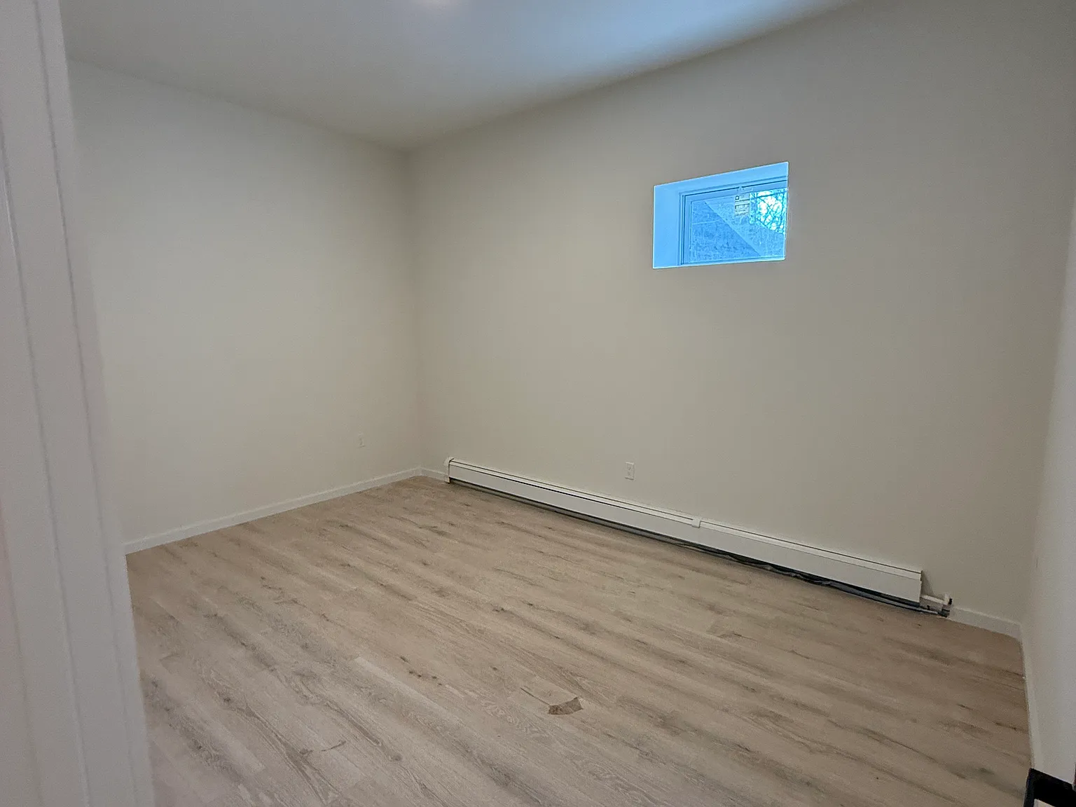 4 bed, 2000 sqft, $4,000 — Photo 4