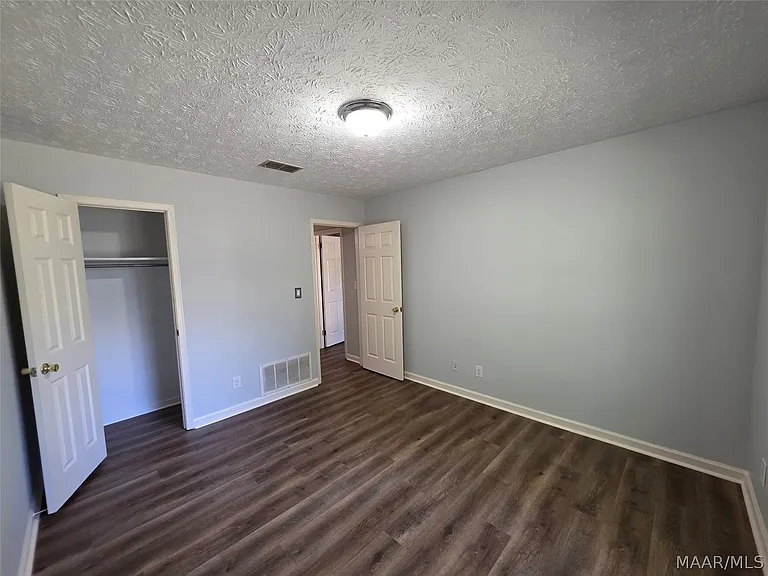 6225 Whitewater Ct — Photo 18