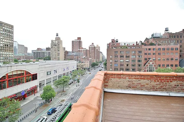 Rented by Mossanen Group | media 25