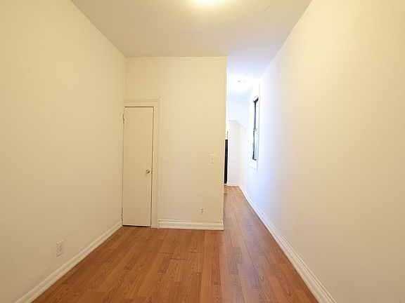5th image of 113 Graham Ave #2B