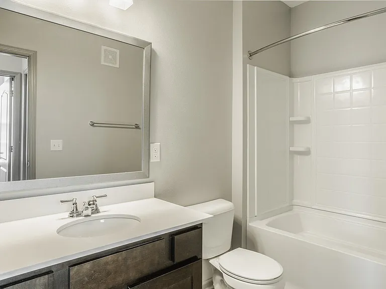 The Avenue at Polaris Apartments — Photo 11