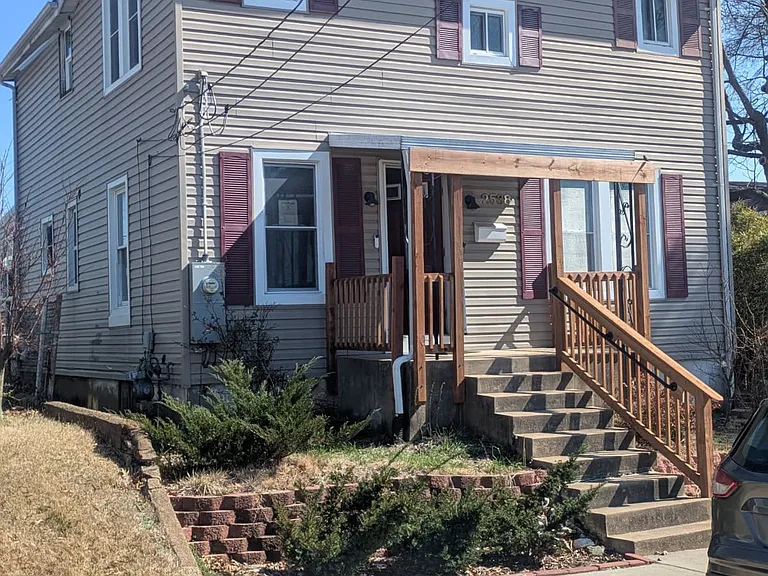 2538 Florent Ave — Photo 2