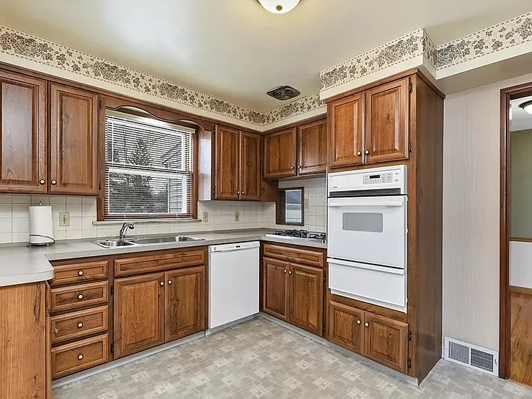 Pleasant Hill Dr — Photo 11