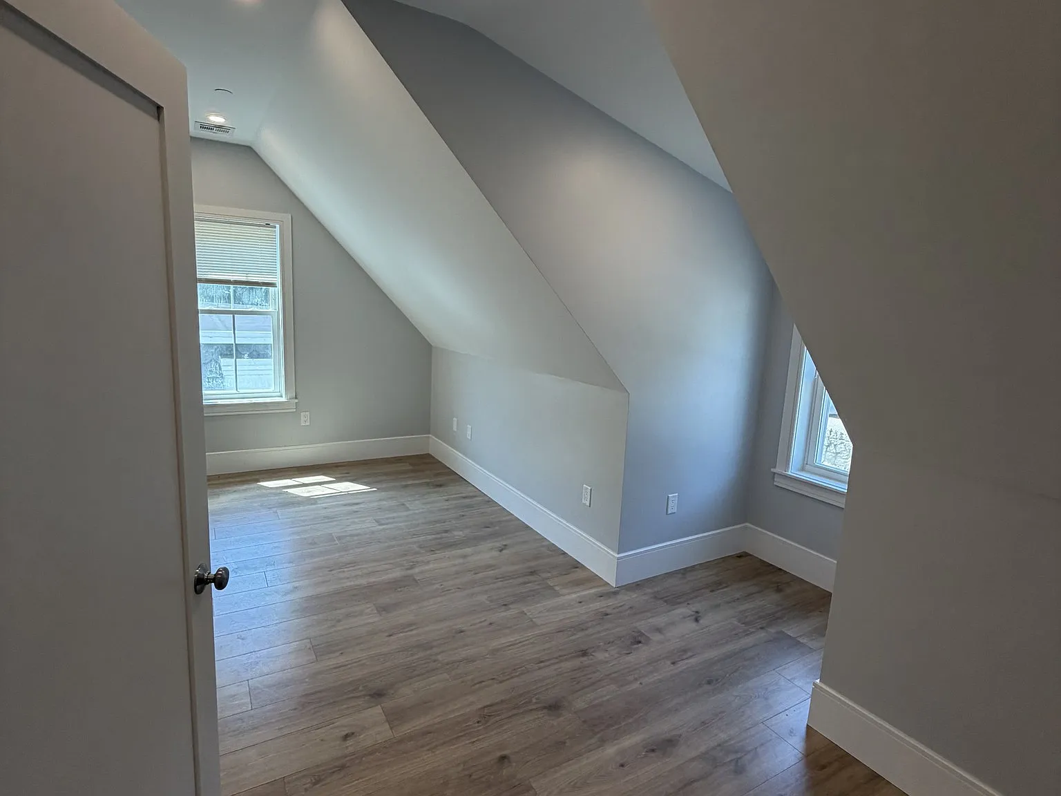 4 bed, $5,500 — Photo 3