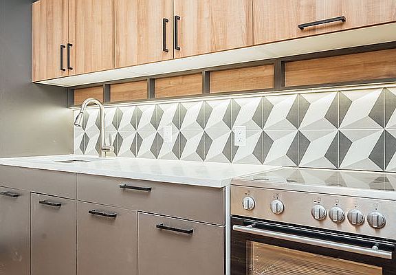 2nd image of 2825 Snyder Ave #1