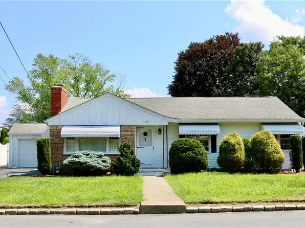 52 Kenyon Rd, Cranston, RI 02910