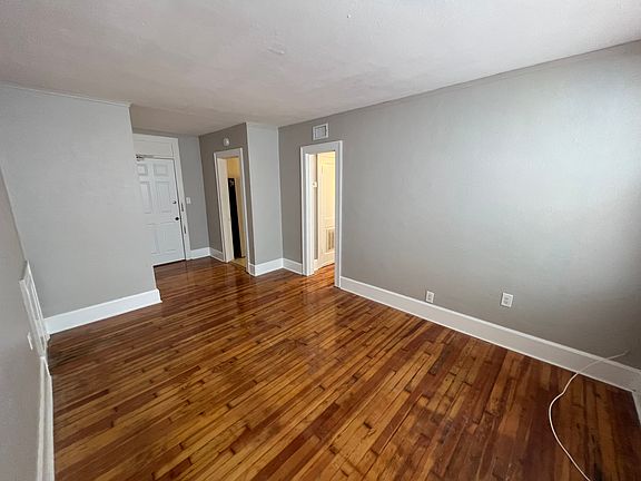 2nd image of 456 13th Ave NE APT 5
