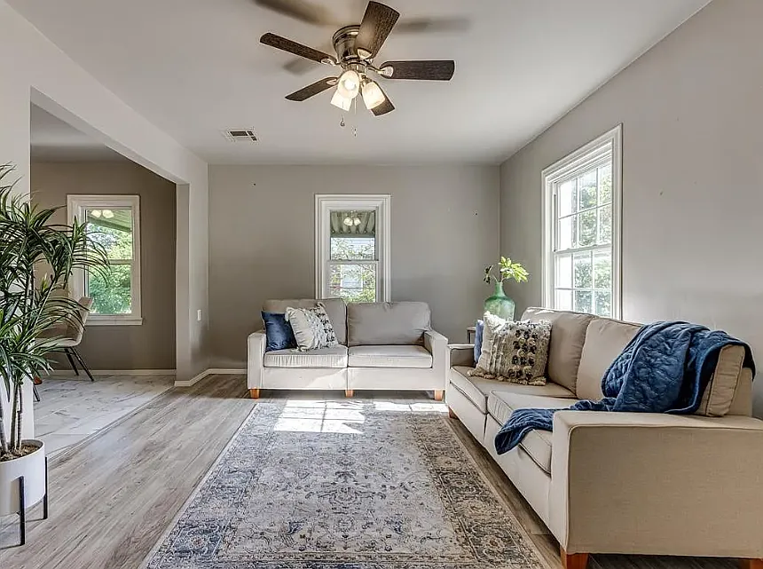 2 bed, 800 sqft, $1,500 — Photo 2