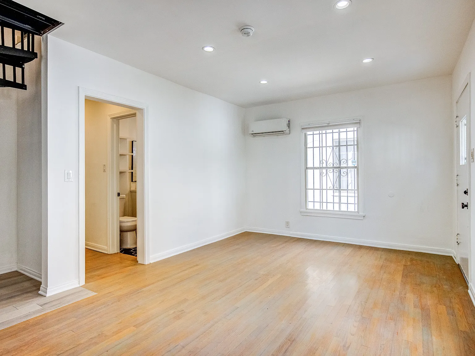 1 bed, 1000 sqft, $2,900 — Photo 2