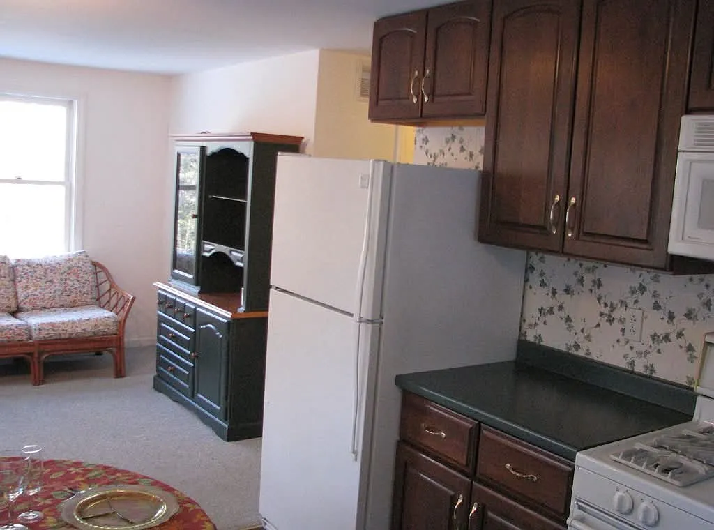 323 Old County Rd — Photo 4