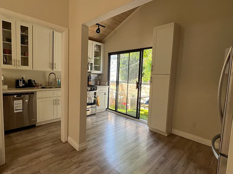 9040 Phyllis Ave #A — Photo 11