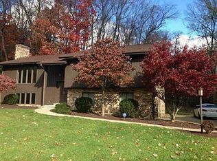 308 Clubview Dr, Mcmurray, PA 15317