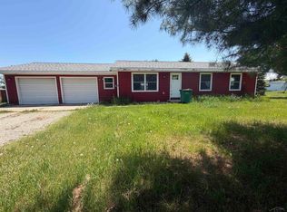 9881 Meadow Ln, Farwell, MI 48622