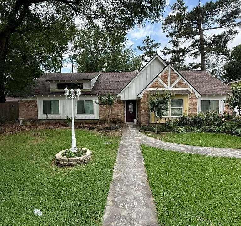 1st image of 25511 Many Oak Dr