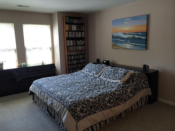 Spacious Single Bedroom
