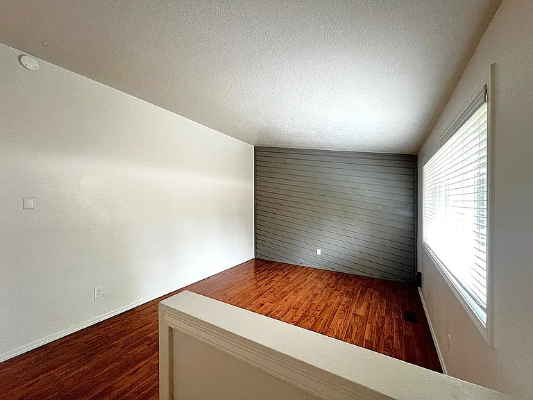 1318 S Michigan Ave — Photo 6