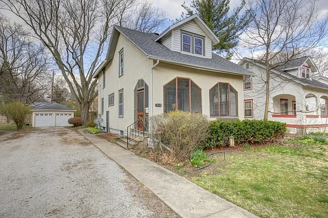 716 W White St photo 1