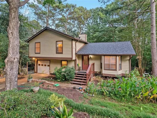 9825 Coleman Rd, Roswell, GA 30075