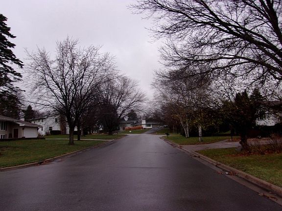 4th image of 113 Heritage Cir S