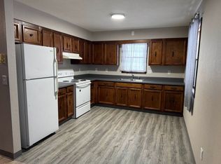 400 3rd Ave SW #3, Cascade, IA 52033