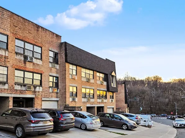 240-26 70th Ave #11A, Flushing, NY 11362